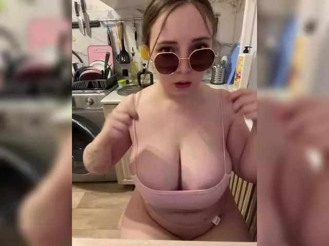 Caramel-pussy from BongaCams