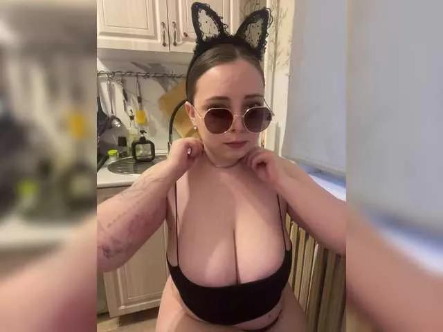 Caramel-pussy from BongaCams