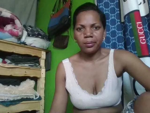 Carrollina from BongaCams