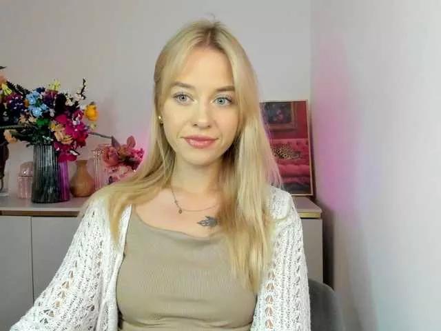 CindyGlam from BongaCams is Freechat