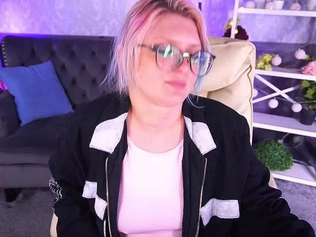 CoolTatis from BongaCams