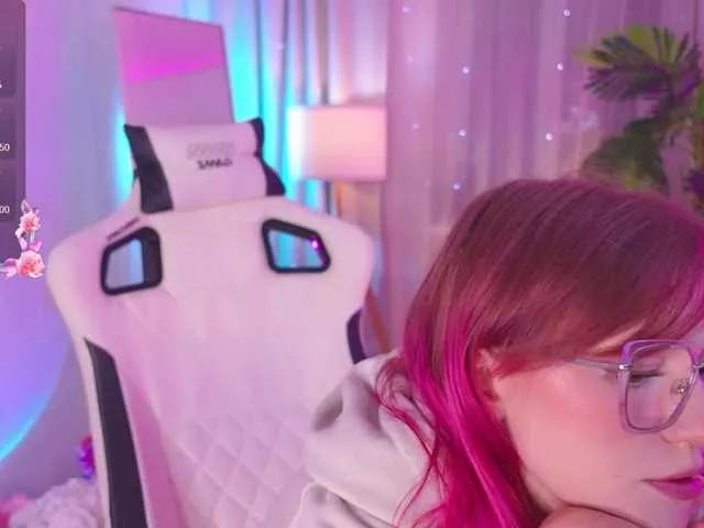 CrazyWine from BongaCams is Freechat