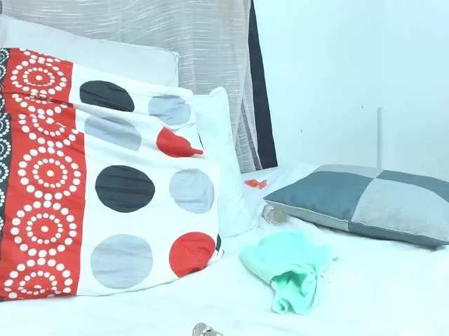 Dani-pety from BongaCams