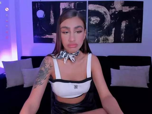DannaCruz from BongaCams