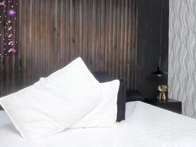 Danniamoore- from BongaCams