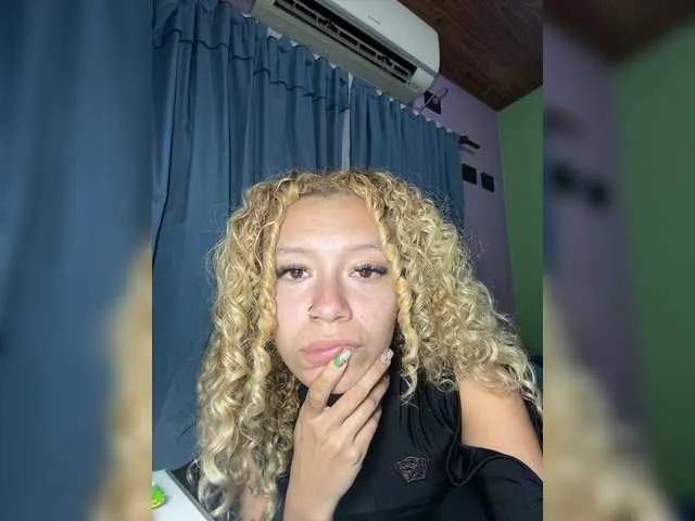 Darkazulqueen from BongaCams is Freechat