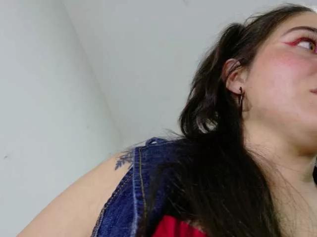 darlygoldenjhon from BongaCams is Freechat