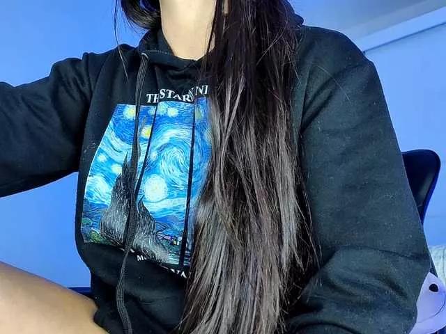 deeluna from BongaCams