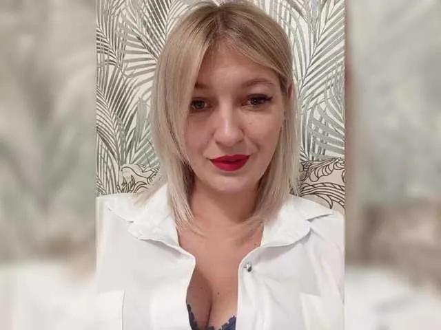 DianaStewart from BongaCams is Freechat