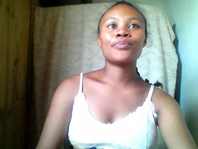 Dilliannah from BongaCams