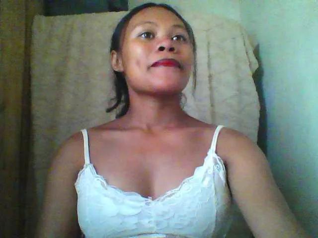 Dilliannah from BongaCams