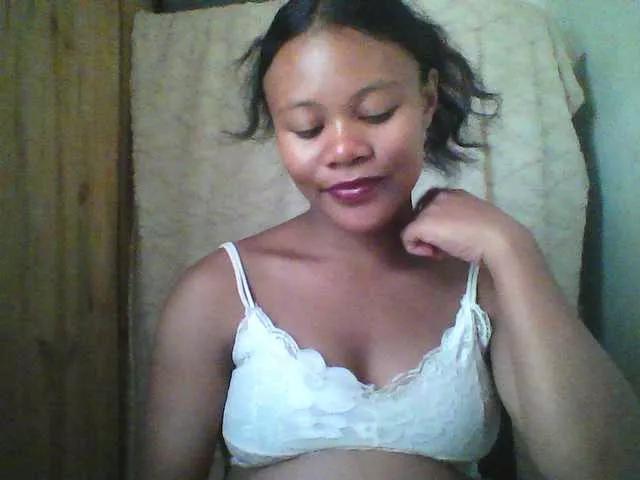 Dilliannah from BongaCams