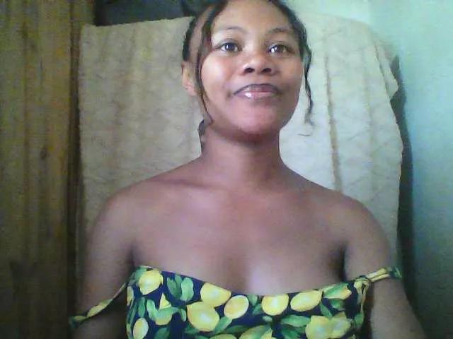 Dilliannah from BongaCams