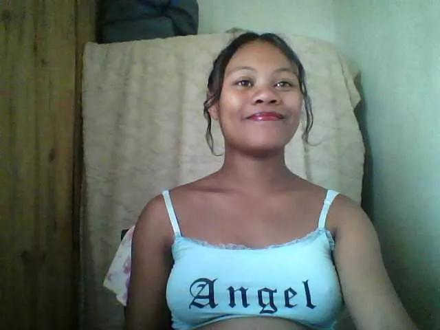 Dilliannah from BongaCams