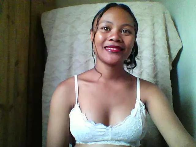 Dilliannah from BongaCams