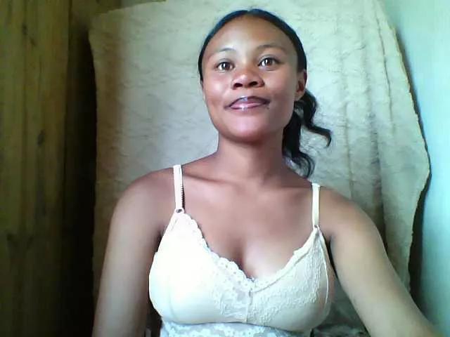Dilliannah from BongaCams