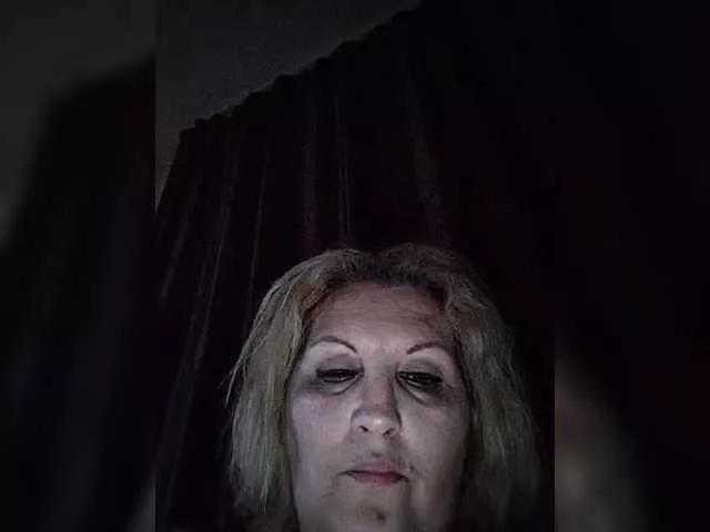 DivineBlond from BongaCams