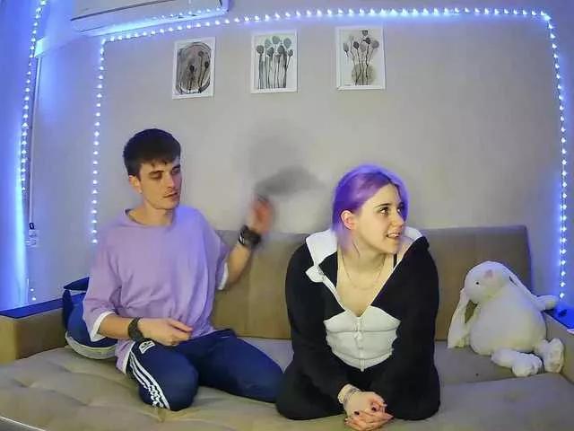 DivineTrio from BongaCams