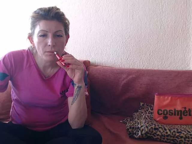 Elei2345 from BongaCams