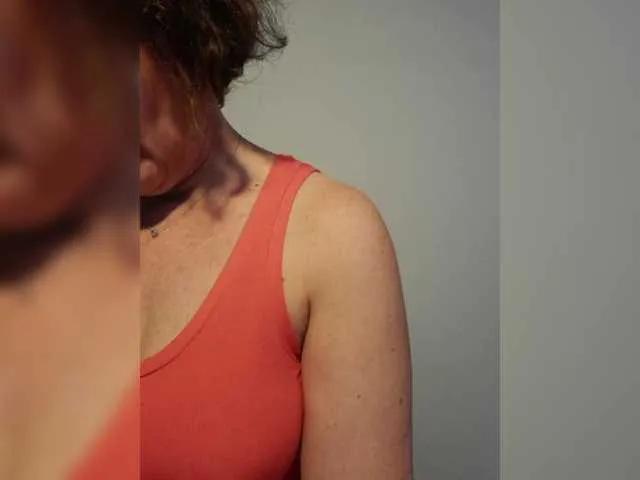 ElitalianMilf from BongaCams is Freechat