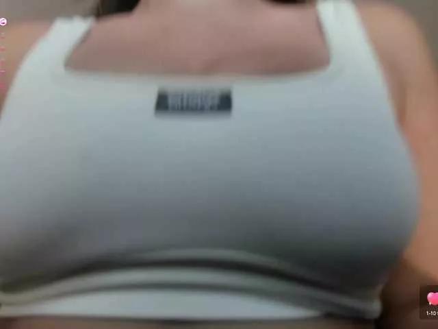 EllaClark from BongaCams