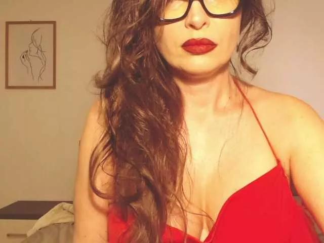 ellaine from BongaCams