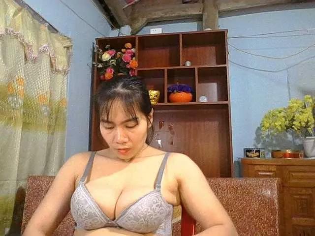 EllaShow93 from BongaCams