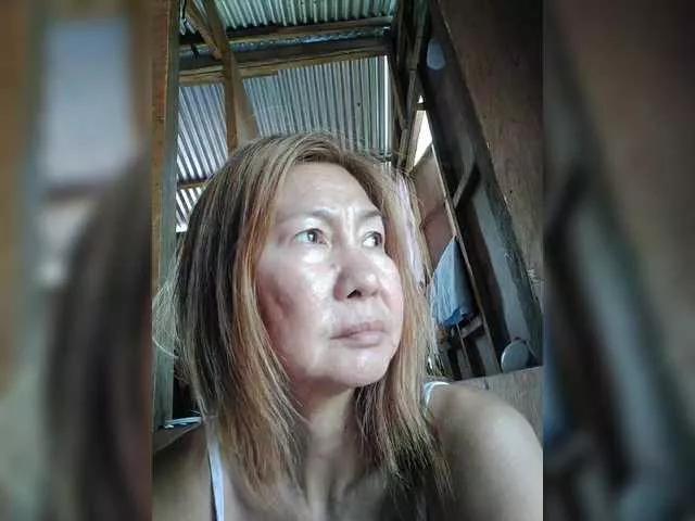 EllaStar from BongaCams