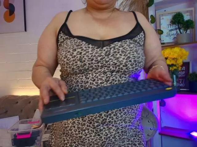 EllenaBoobs from BongaCams is Freechat