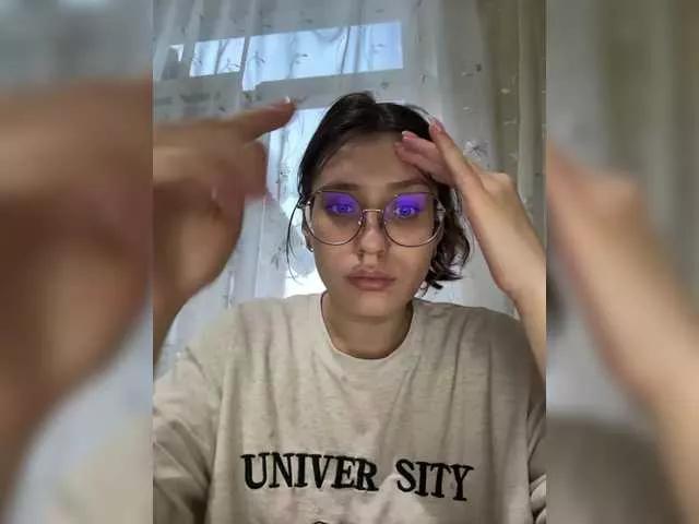 EllexLee from BongaCams