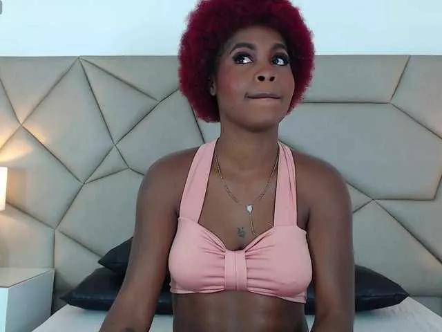 EllieHills from BongaCams