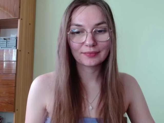 Ellyxcute from BongaCams