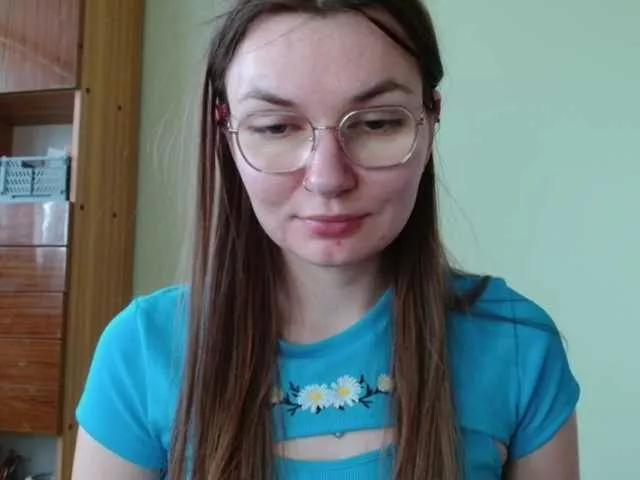 Ellyxcute from BongaCams