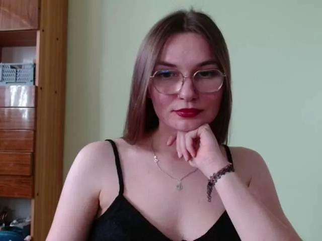 Ellyxcute from BongaCams