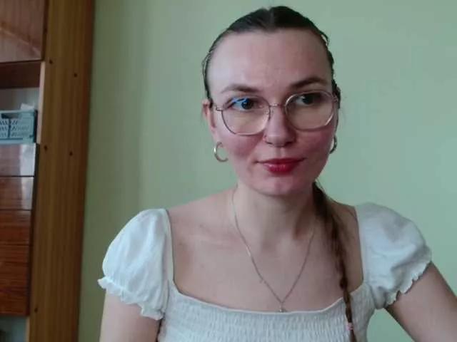 Ellyxcute from BongaCams