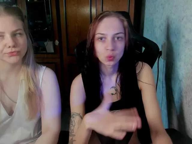 Emma-Frizea from BongaCams