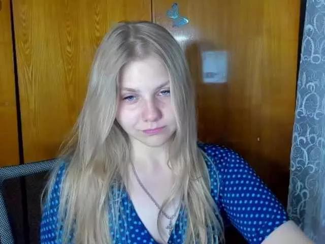 Emma-Frizea from BongaCams