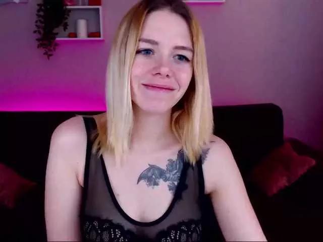 EmmaBryan from BongaCams