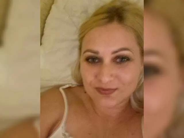 Enni1 from BongaCams