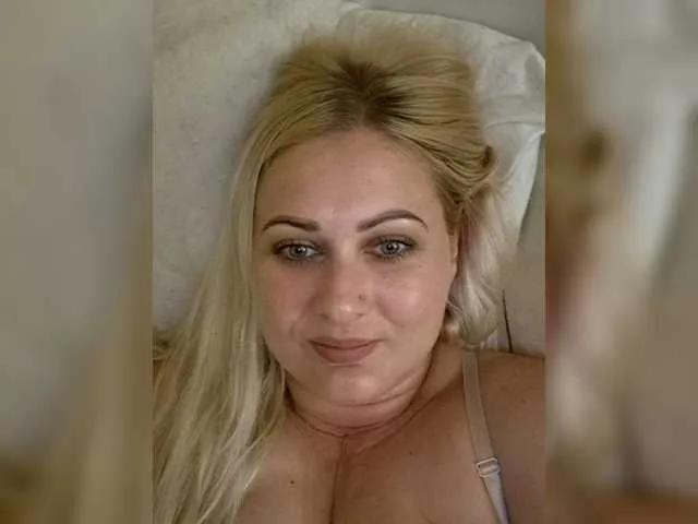 Enni1 from BongaCams