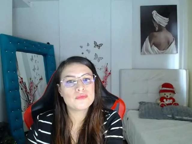 esmeraldaa098 from BongaCams