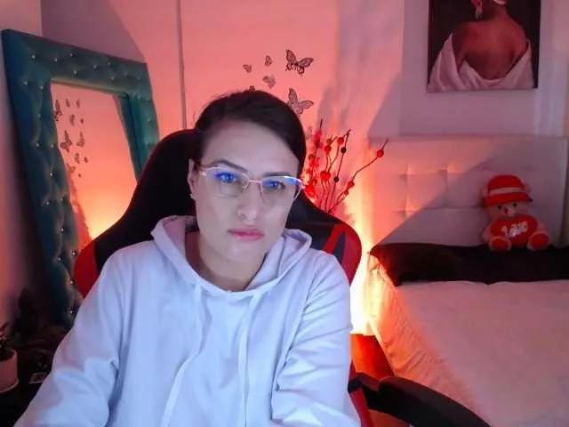 esmeraldaa098 from BongaCams