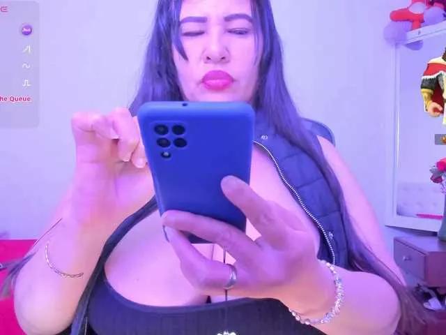 esmeraldamilf from BongaCams