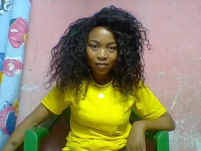 Estelahh from BongaCams