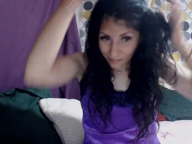 evacrisxxxx from BongaCams is Freechat