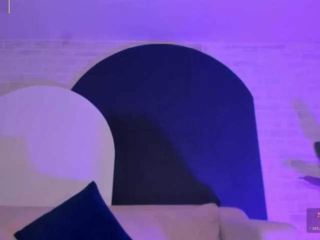 EveBenson from BongaCams