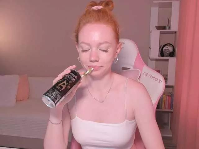 Foxxii from BongaCams