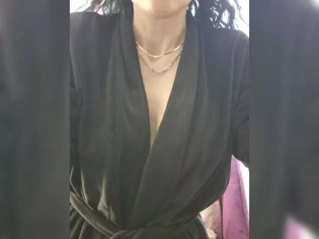 FoxxyAna from BongaCams