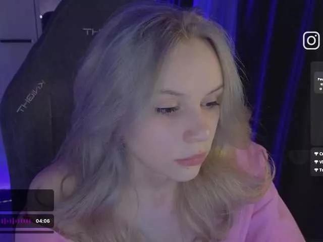 fymryn from BongaCams is Freechat