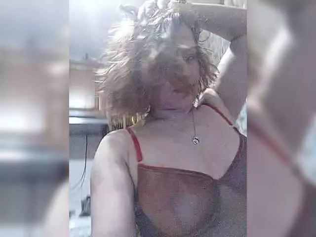 Good-woman from BongaCams is Freechat